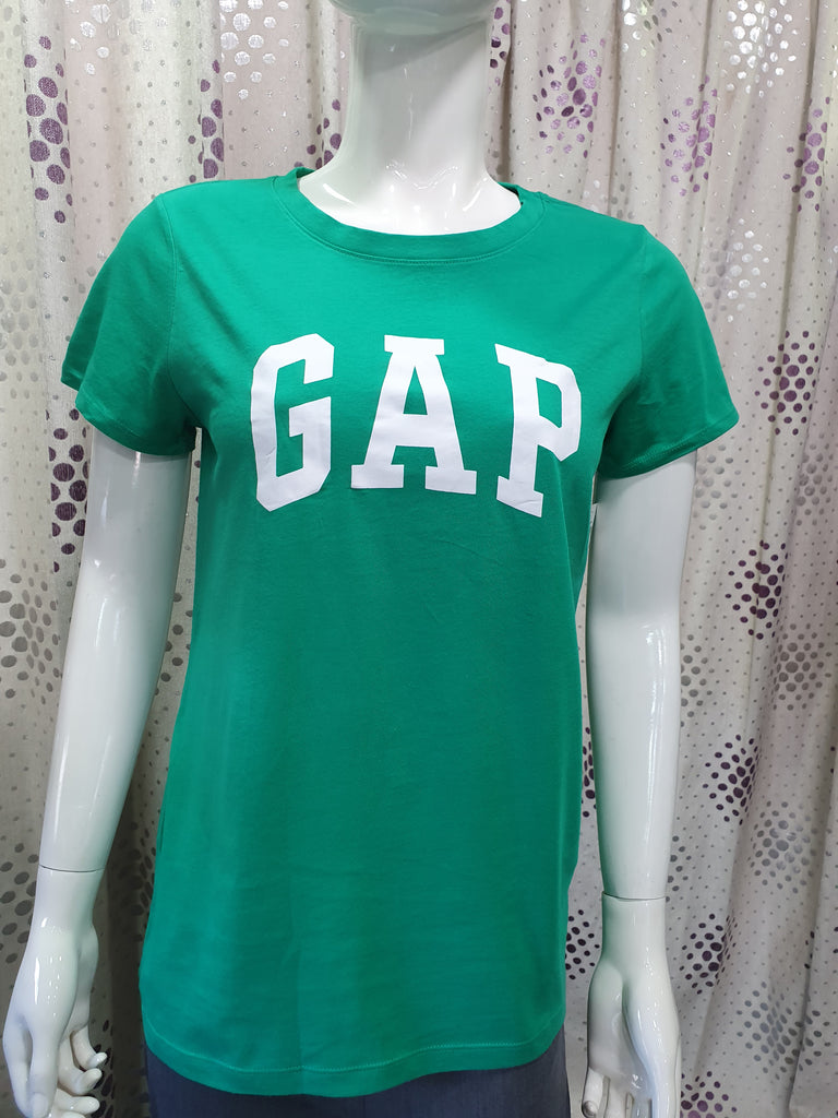 Gap Women Tshirt